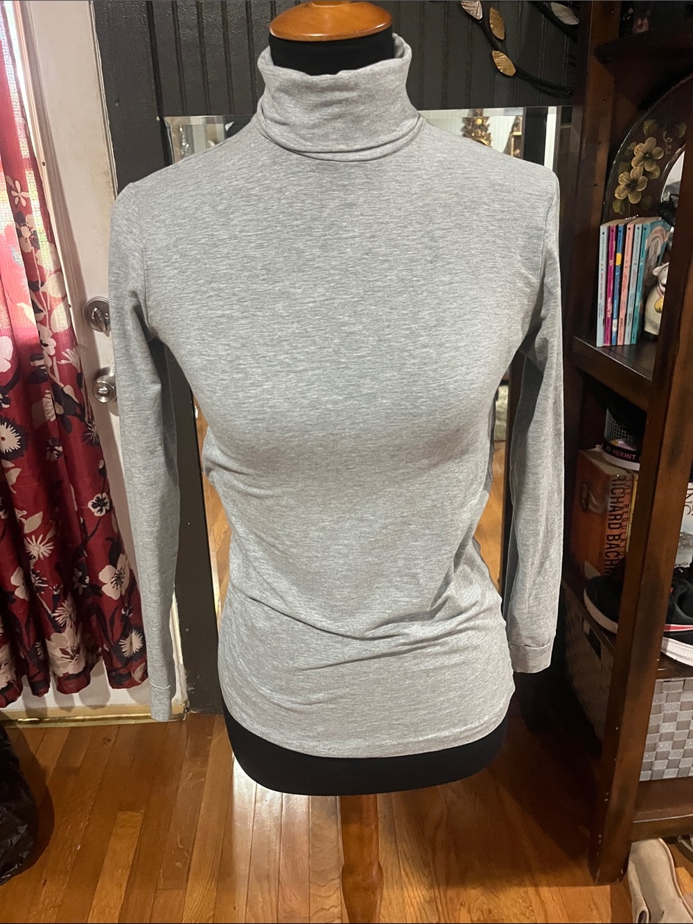 H&M Light Gray Turtleneck Long Sleeve Top